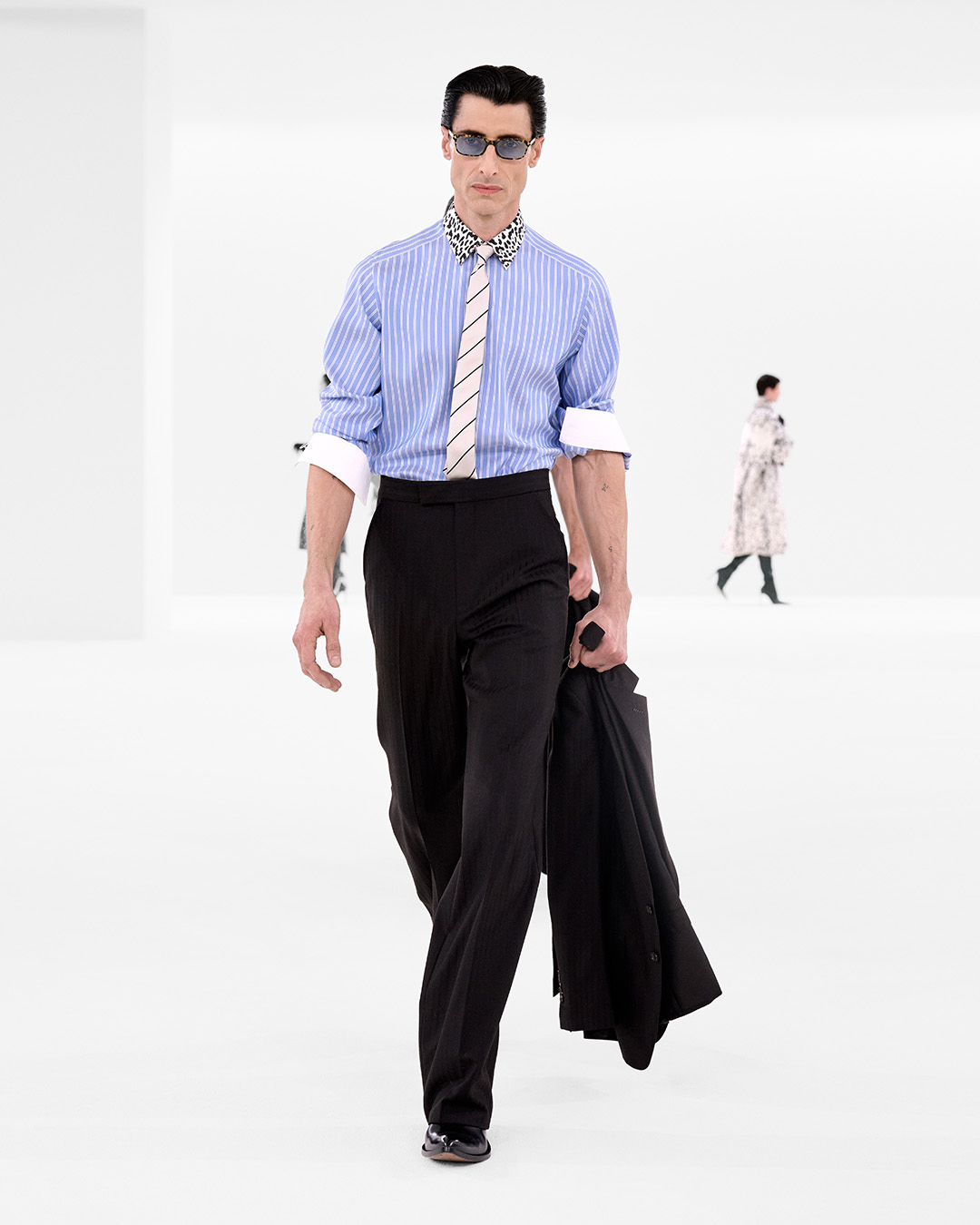 Look 15