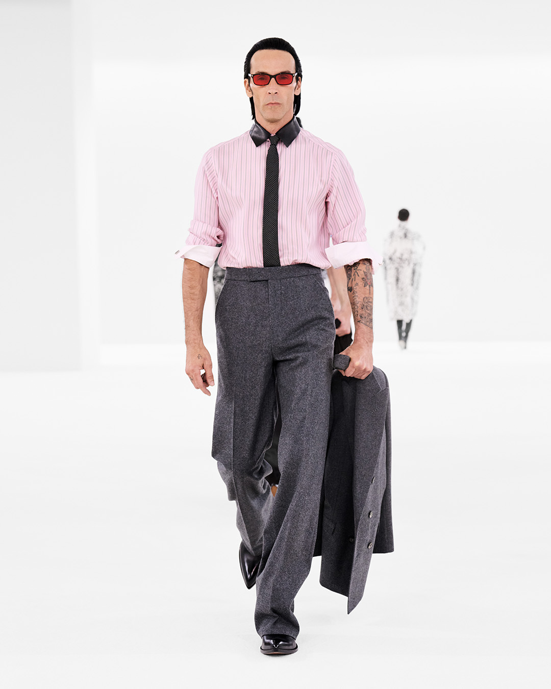 Look 16
