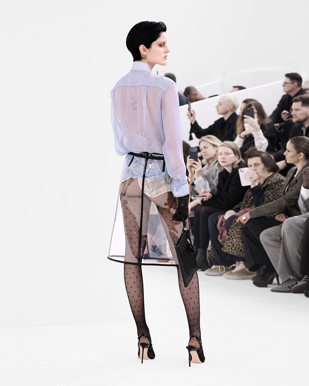 Look 25